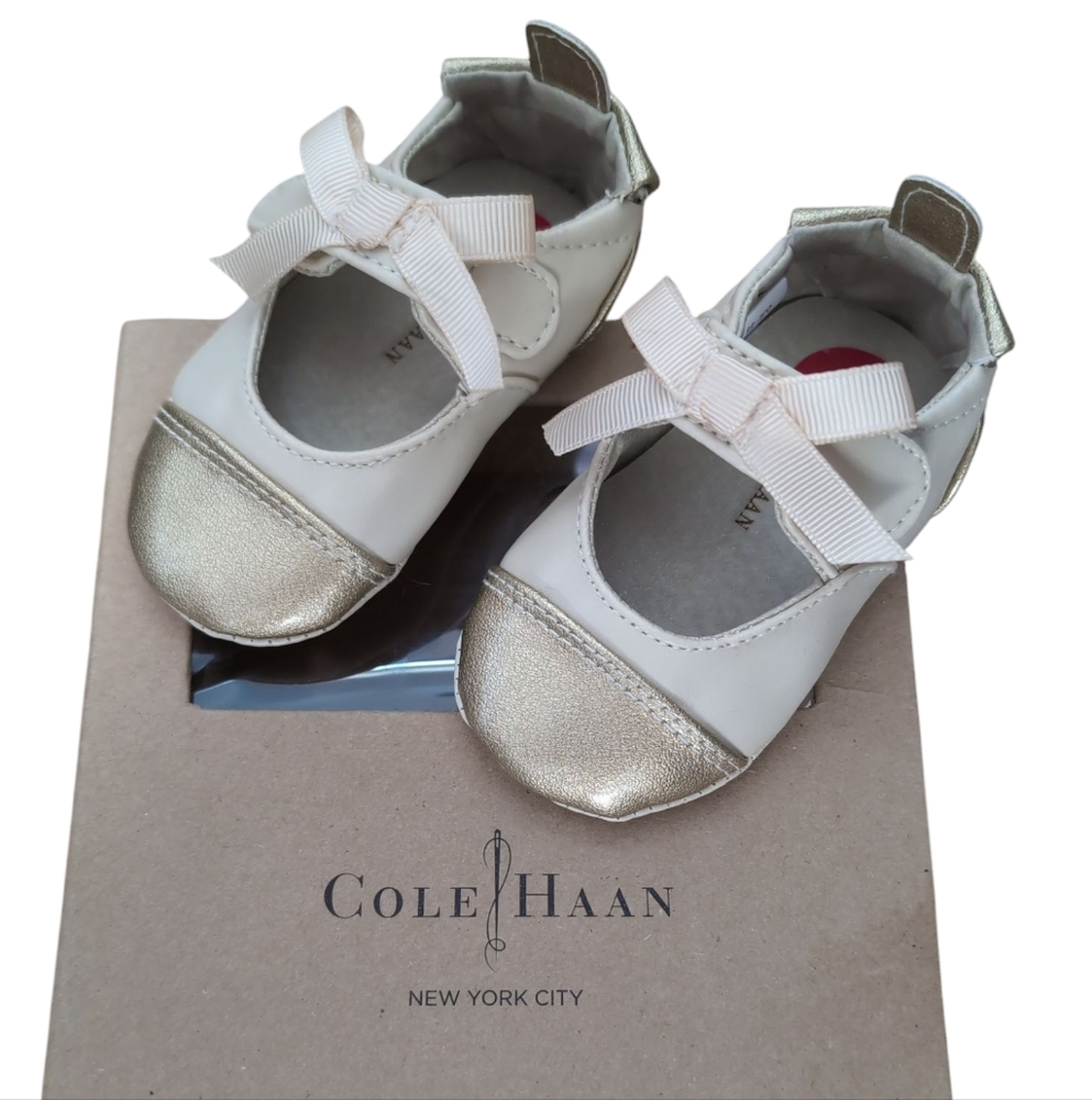 Cole Haan Baby Shoes, Mini Cap Bow, Cream And Gold, Size 2, New